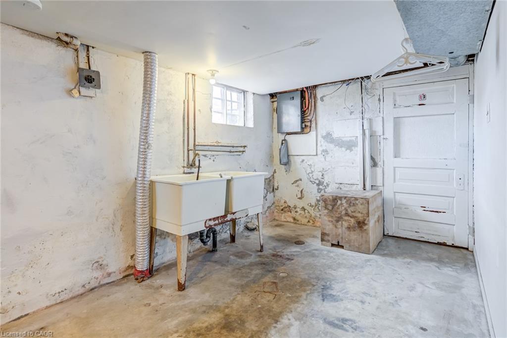 53 Sherman Avenue N, Hamilton, ON - Indoor