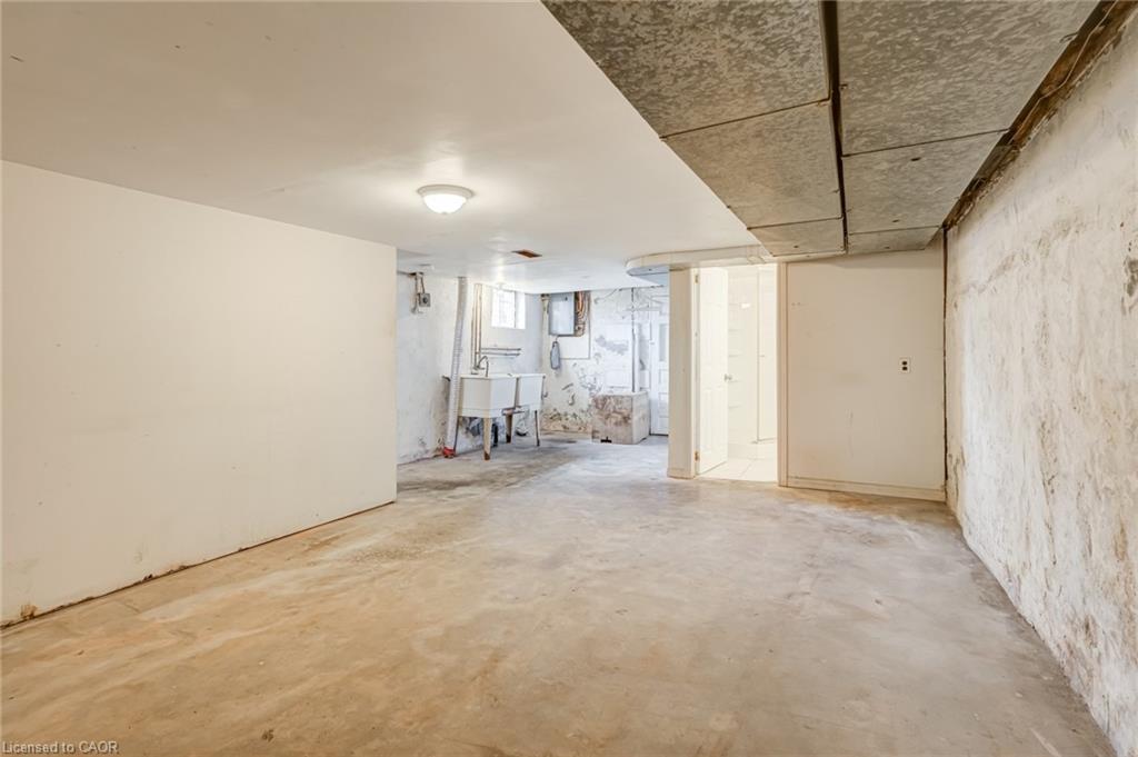 53 Sherman Avenue N, Hamilton, ON - Indoor