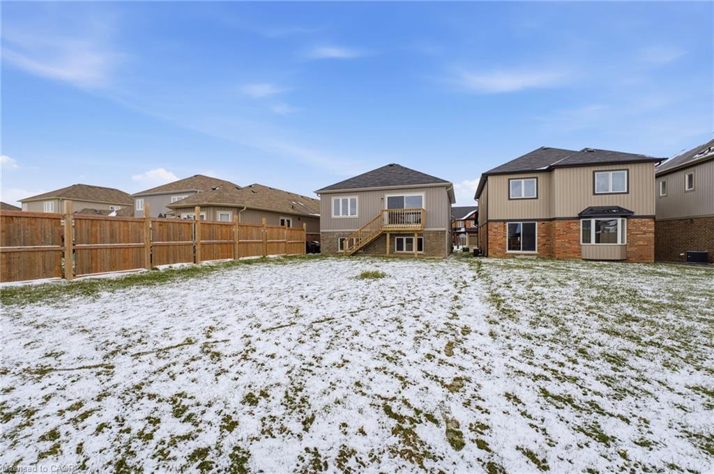 415 Krotz Street W, Listowel, ON - Outdoor