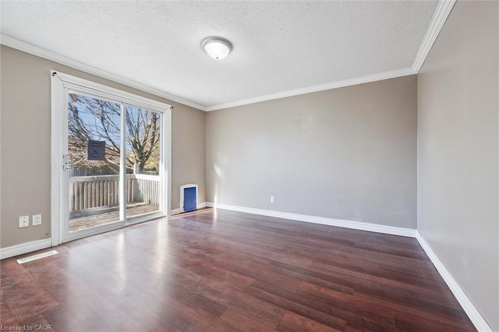 B-501 Kingscourt Drive, Waterloo, ON - Indoor Photo Showing Other Room