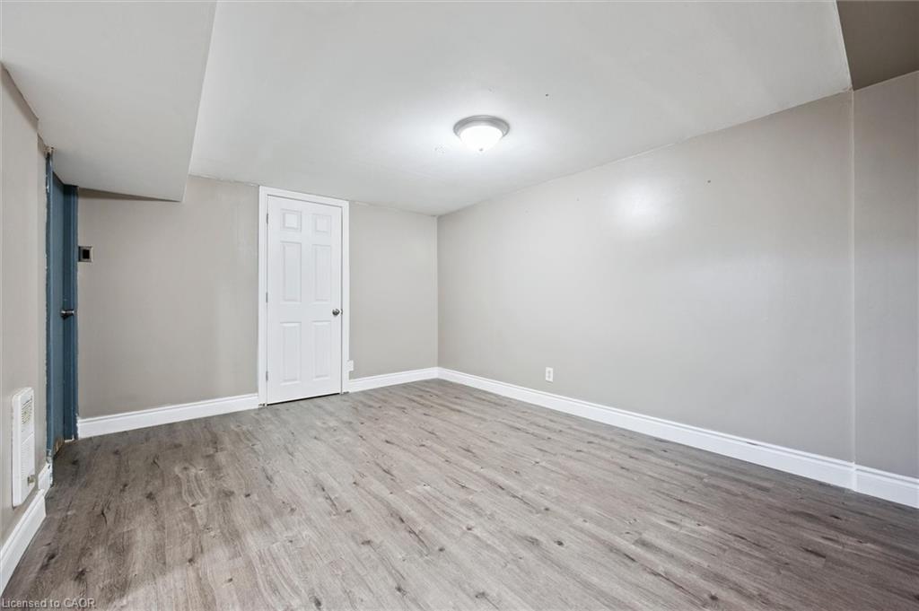 B-501 Kingscourt Drive, Waterloo, ON - Indoor Photo Showing Other Room