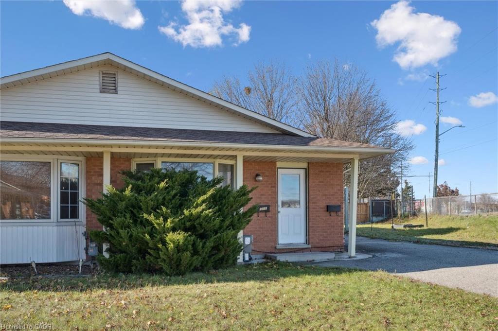 B-501 Kingscourt Drive, Waterloo, ON - Outdoor