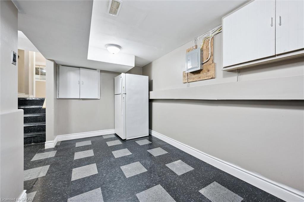 B-501 Kingscourt Drive, Waterloo, ON - Indoor Photo Showing Other Room