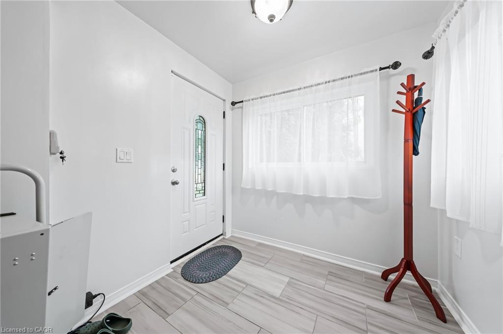 152 Kinzie Avenue, Kitchener, ON - Indoor Photo Showing Other Room