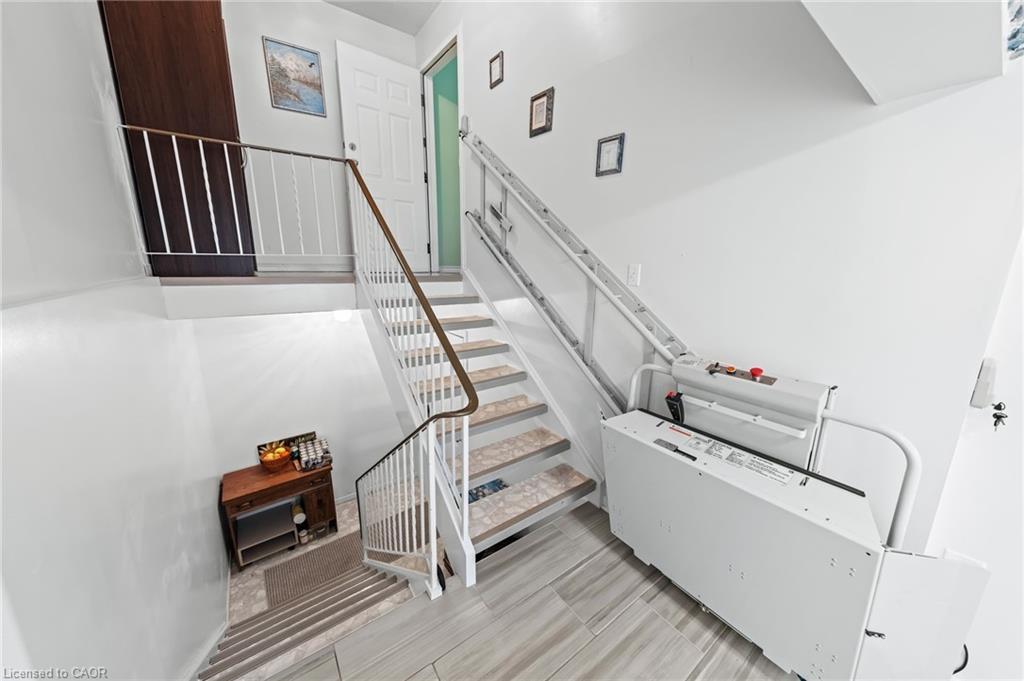 152 Kinzie Avenue, Kitchener, ON - Indoor Photo Showing Other Room