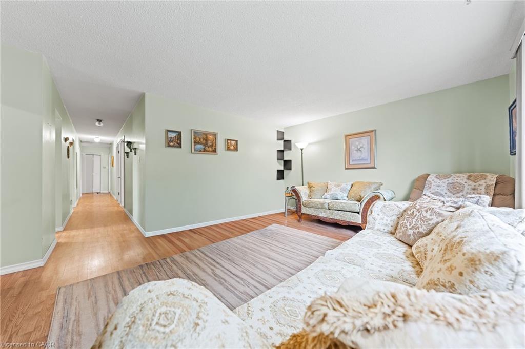 152 Kinzie Avenue, Kitchener, ON - Indoor Photo Showing Other Room