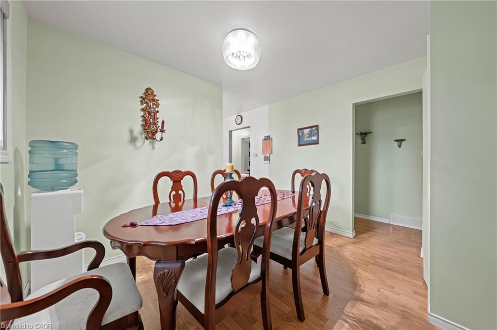 152 Kinzie Avenue, Kitchener, ON - Indoor Photo Showing Dining Room