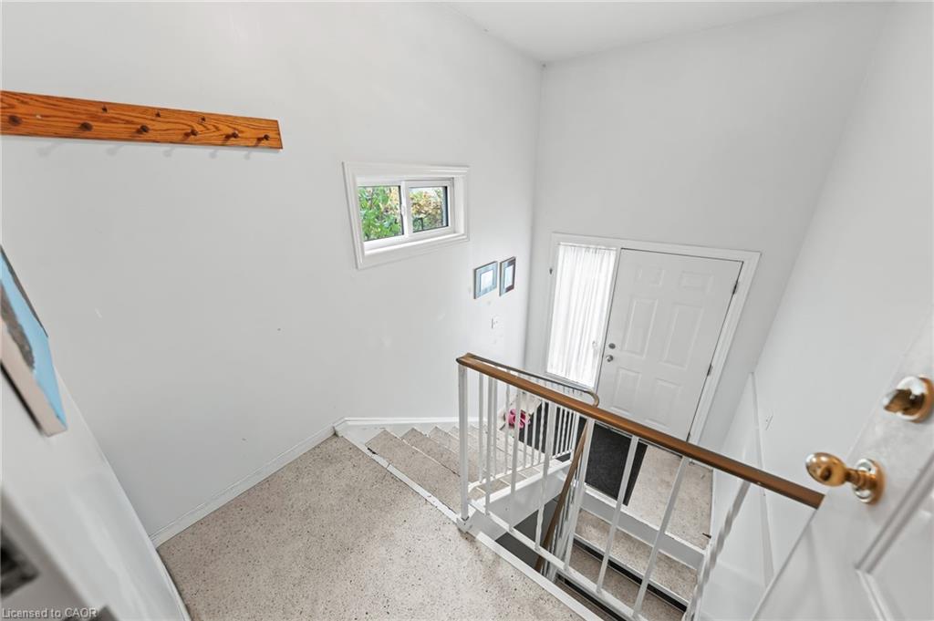 152 Kinzie Avenue, Kitchener, ON - Indoor Photo Showing Other Room