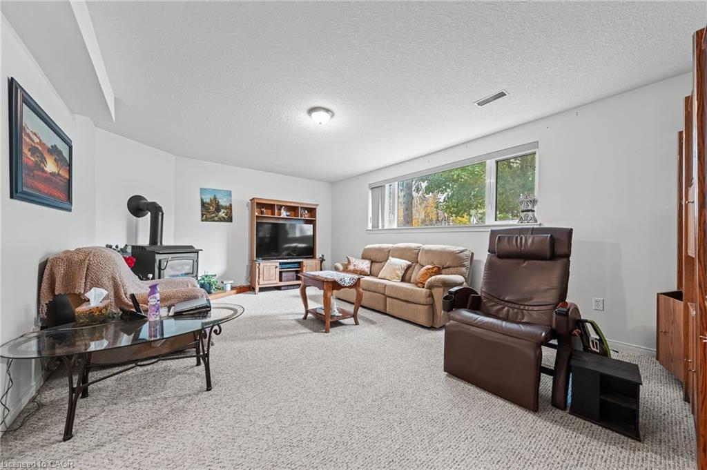 152 Kinzie Avenue, Kitchener, ON - Indoor Photo Showing Other Room