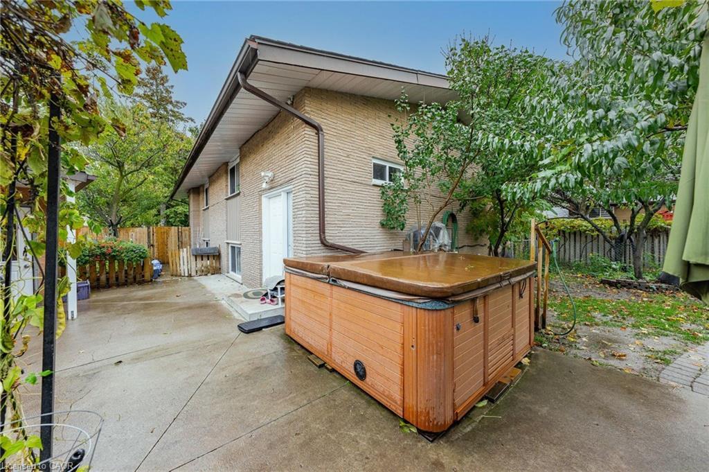 152 Kinzie Avenue, Kitchener, ON - Outdoor With Exterior