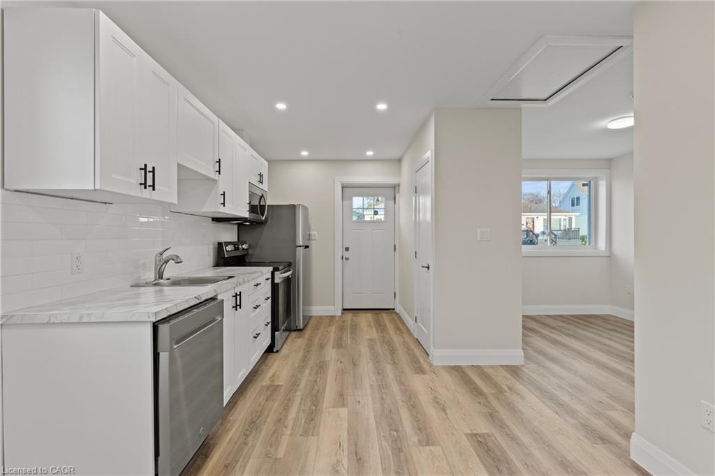 3-65 Chelsea Street, St. Catharines, ON - Indoor Photo Showing Kitchen