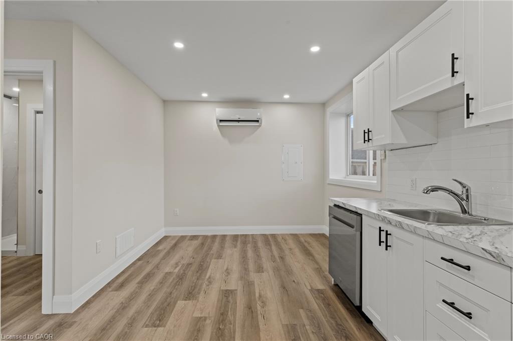 3-65 Chelsea Street, St. Catharines, ON - Indoor Photo Showing Kitchen