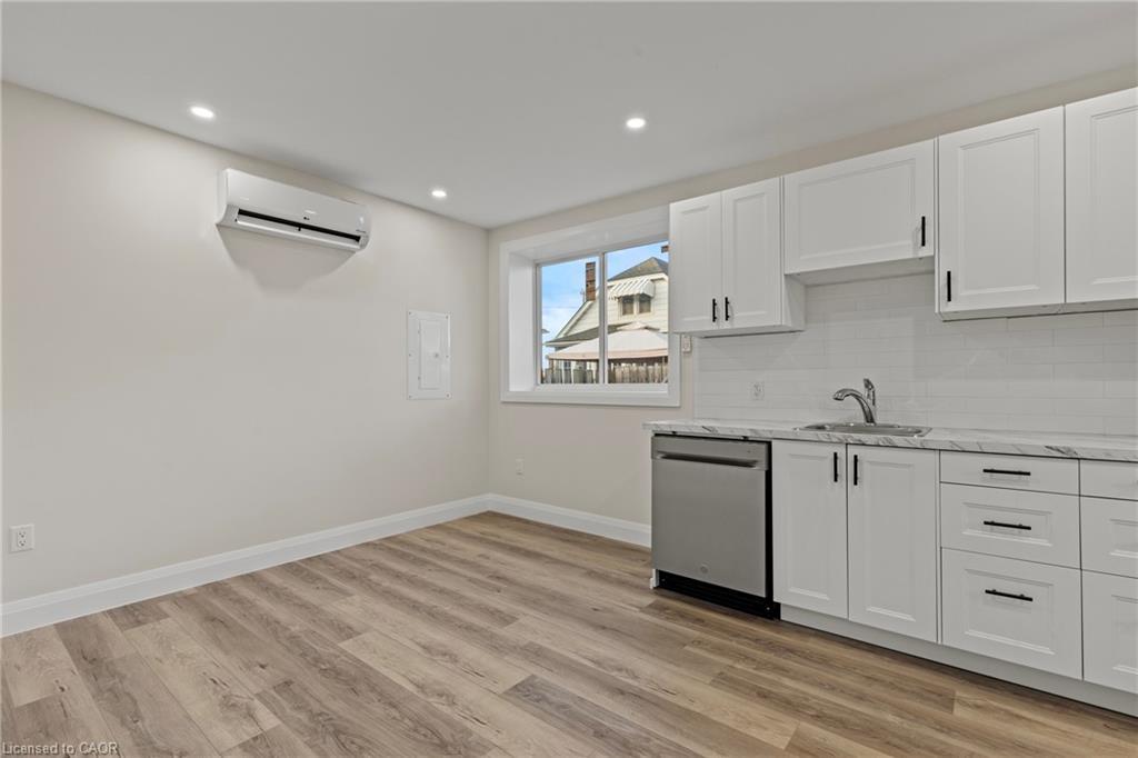 3-65 Chelsea Street, St. Catharines, ON - Indoor Photo Showing Kitchen