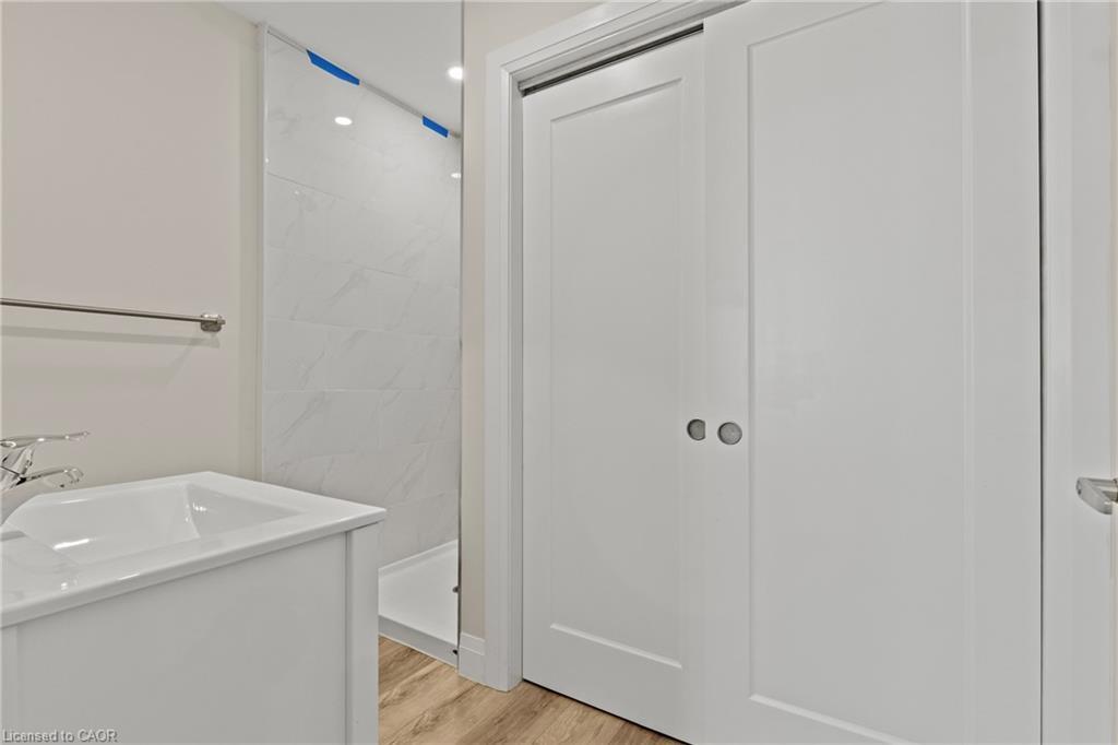 3-65 Chelsea Street, St. Catharines, ON - Indoor Photo Showing Bathroom