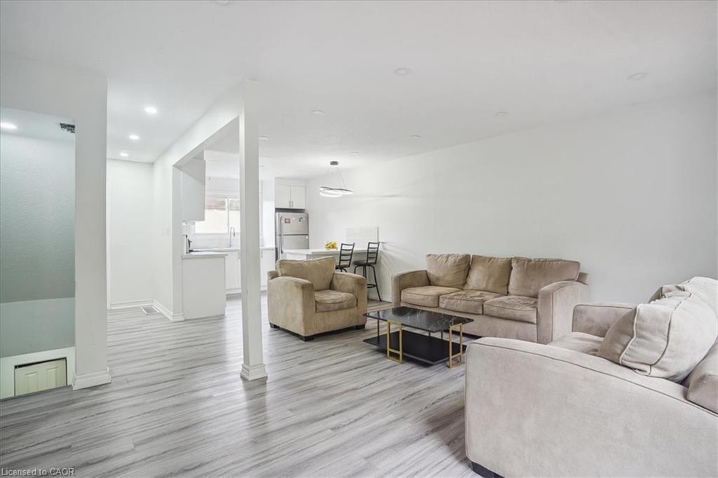 12-36 Greendale Drive, Hamilton, ON - Indoor Photo Showing Living Room