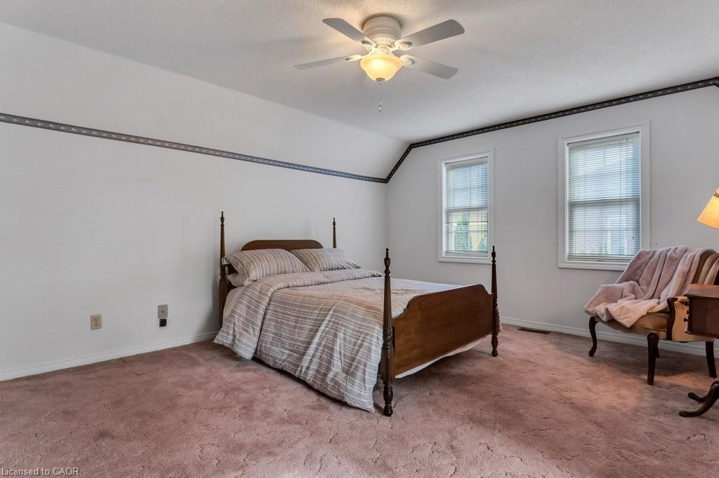 24 Lake Street, Grimsby, ON - Indoor Photo Showing Bedroom