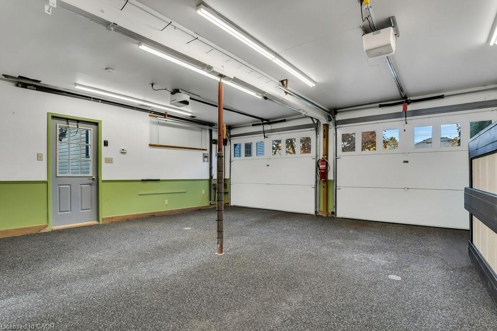 24 Lake Street, Grimsby, ON - Indoor Photo Showing Garage