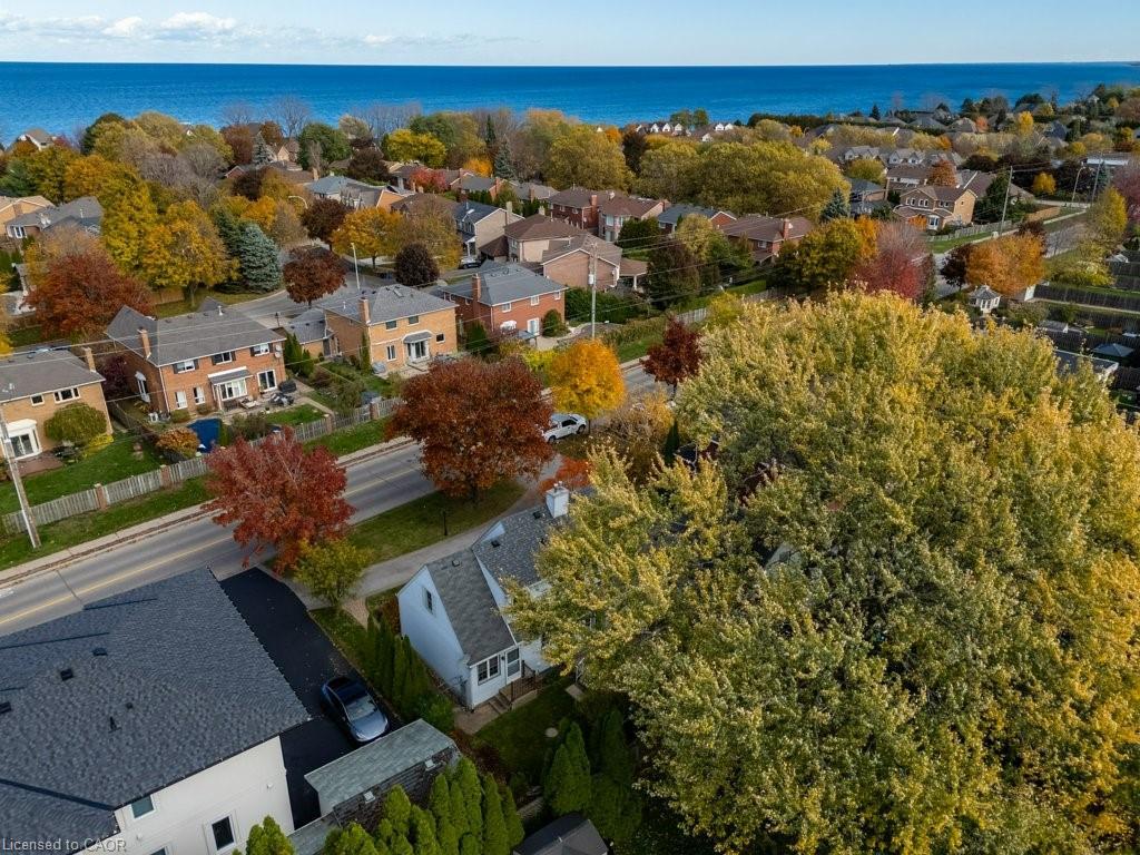 24 Lake Street, Grimsby, ON - Outdoor With Body Of Water With View