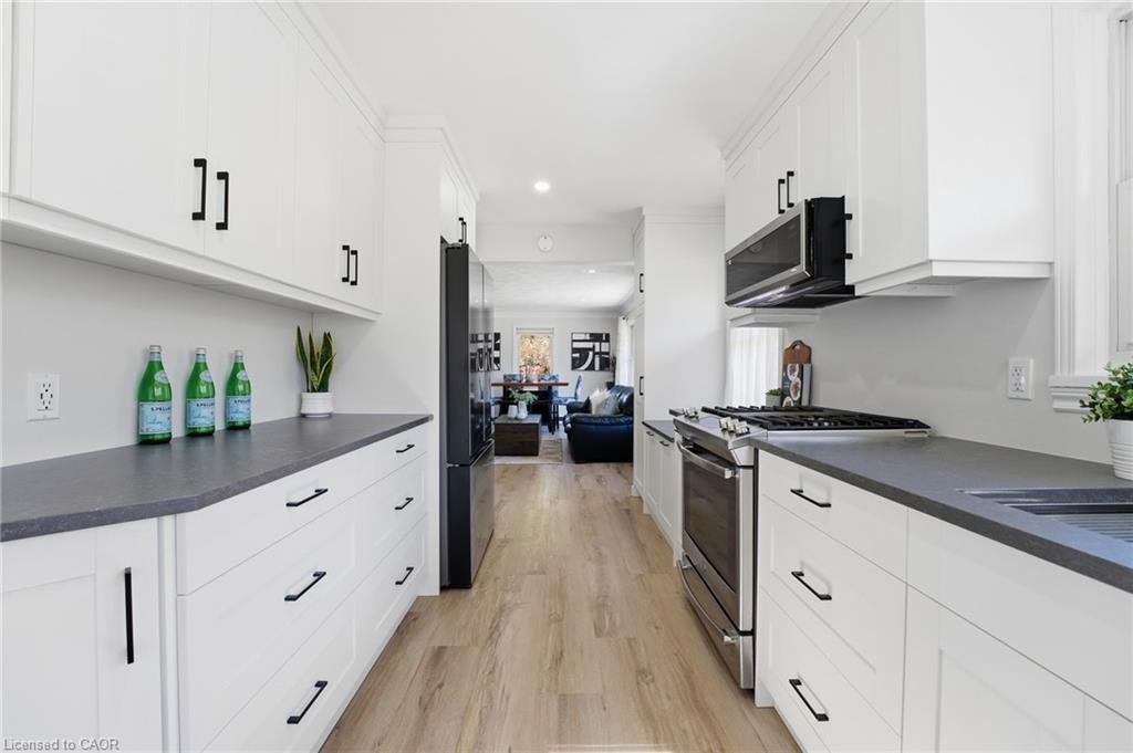 1822 Spragues Road, Ayr, ON - Indoor Photo Showing Kitchen With Upgraded Kitchen