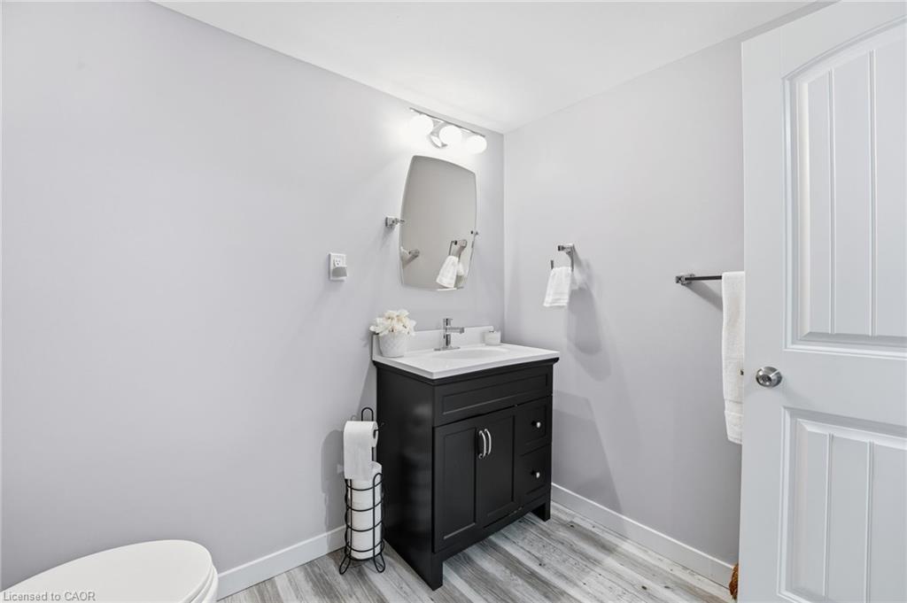 1822 Spragues Road, Ayr, ON - Indoor Photo Showing Bathroom