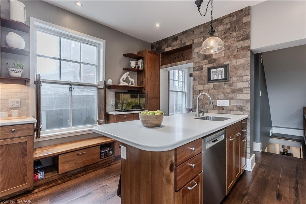 2154 Caroline Street, Burlington, ON - Indoor Photo Showing Kitchen