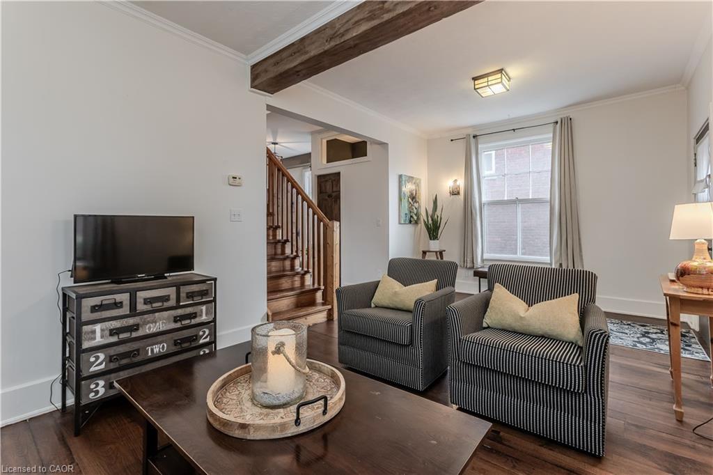 2154 Caroline Street, Burlington, ON - Indoor Photo Showing Living Room