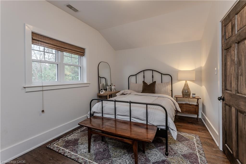 2154 Caroline Street, Burlington, ON - Indoor Photo Showing Bedroom