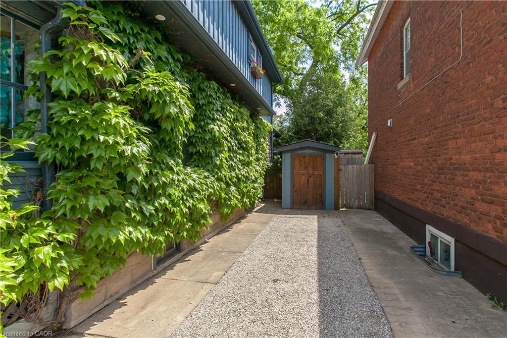 2154 Caroline Street, Burlington, ON - Outdoor