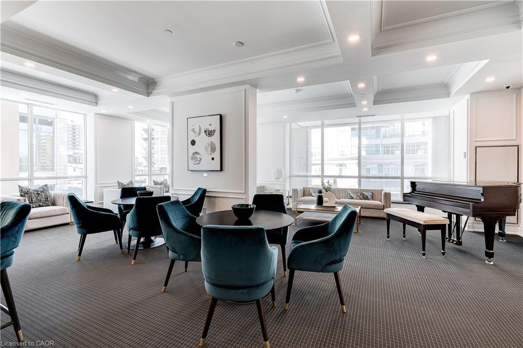 1102-2060 Lakeshore Road, Burlington, ON - Indoor Photo Showing Dining Room