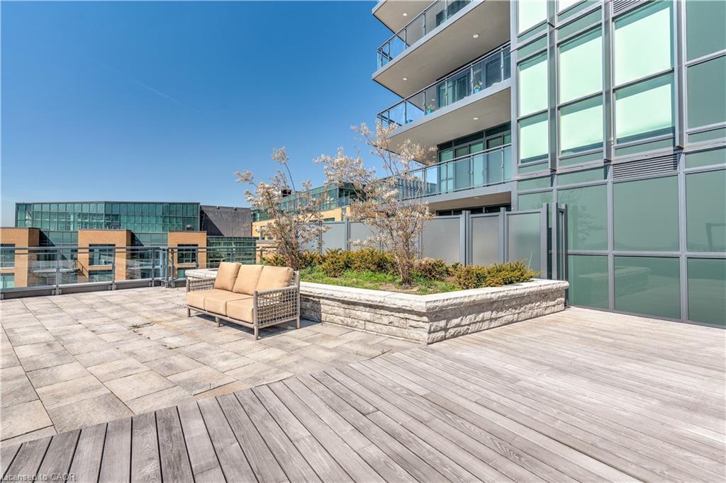 1102-2060 Lakeshore Road, Burlington, ON - Outdoor