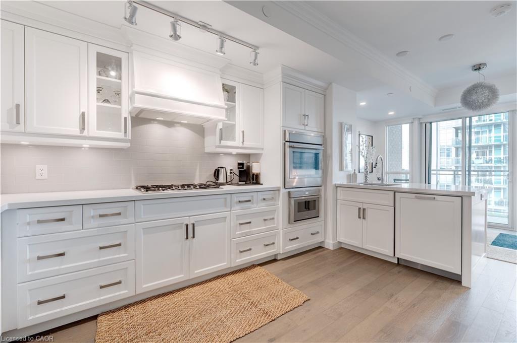 1102-2060 Lakeshore Road, Burlington, ON - Indoor Photo Showing Kitchen With Upgraded Kitchen