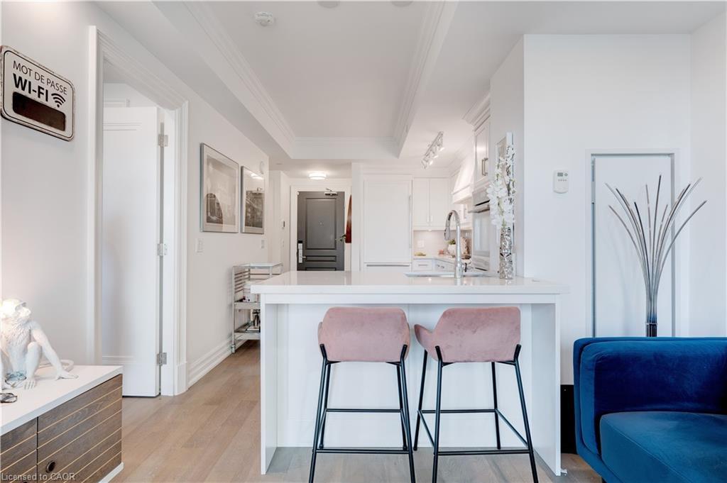 1102-2060 Lakeshore Road, Burlington, ON - Indoor Photo Showing Other Room