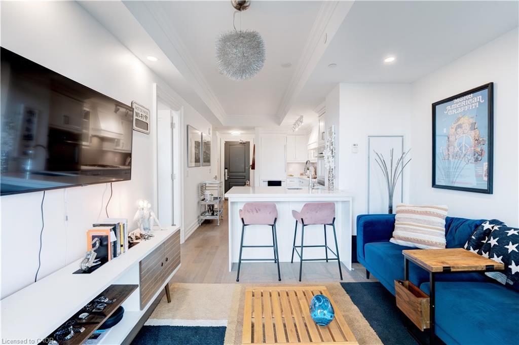 1102-2060 Lakeshore Road, Burlington, ON - Indoor