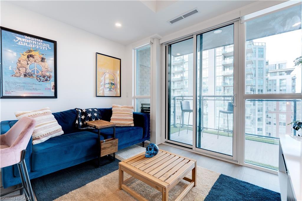 1102-2060 Lakeshore Road, Burlington, ON - Indoor