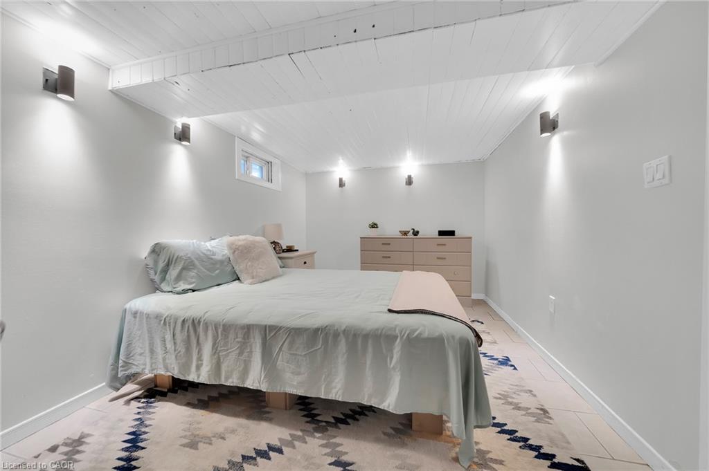 43 Elma Street, St. Catharines, ON - Indoor Photo Showing Bedroom
