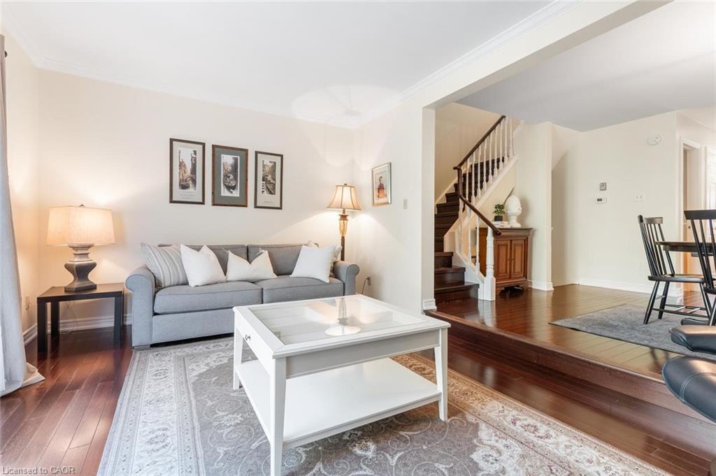 78-2205 South Millway, Mississauga, ON - Indoor Photo Showing Living Room