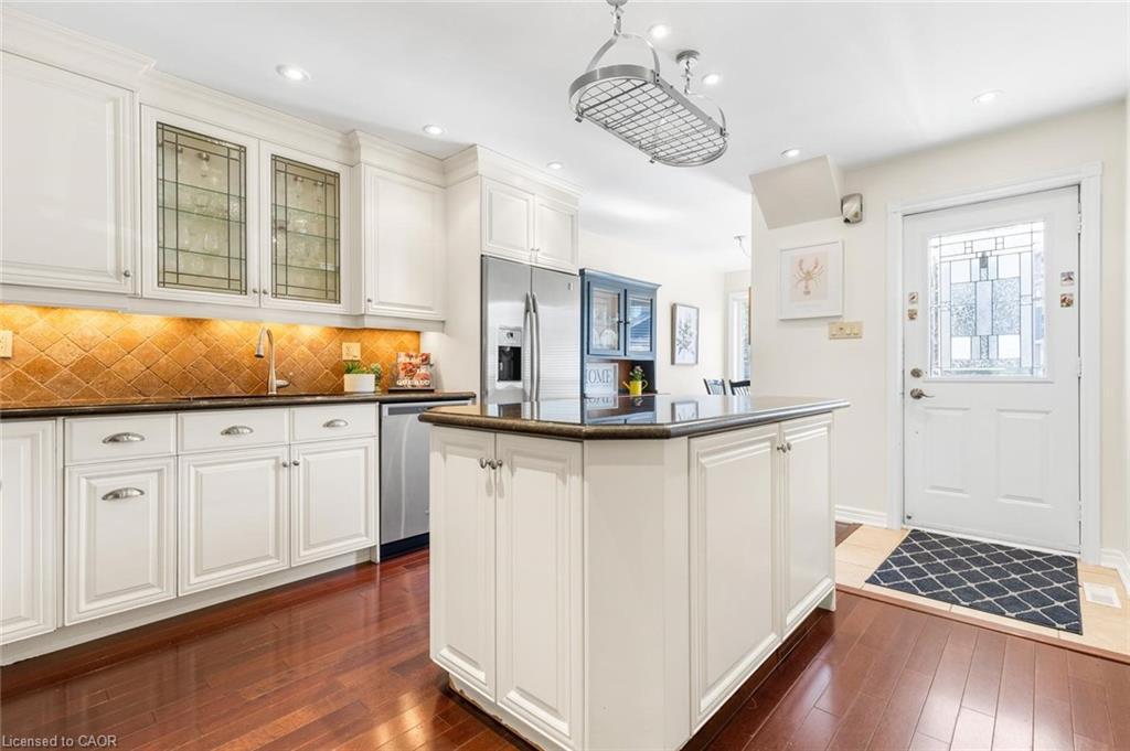 78-2205 South Millway, Mississauga, ON - Indoor Photo Showing Kitchen With Upgraded Kitchen