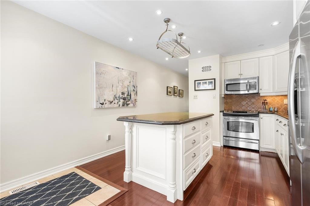 78-2205 South Millway, Mississauga, ON - Indoor Photo Showing Kitchen With Stainless Steel Kitchen