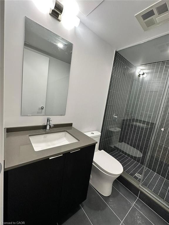 720-1 Jarvis Street, Hamilton, ON - Indoor Photo Showing Bathroom