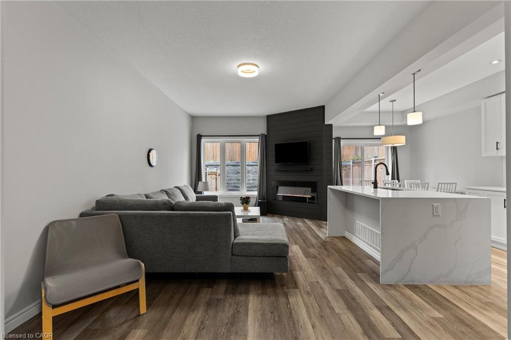 11 Dennis Drive, Smithville, ON - Indoor