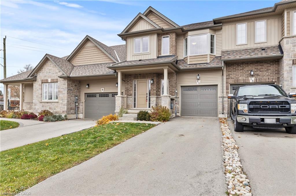 11 Dennis Drive, Smithville, ON - Outdoor With Facade