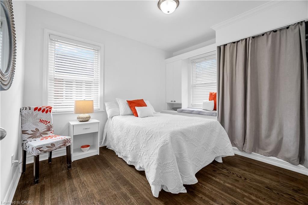 541 Courtland Avenue E, Kitchener, ON - Indoor Photo Showing Bedroom