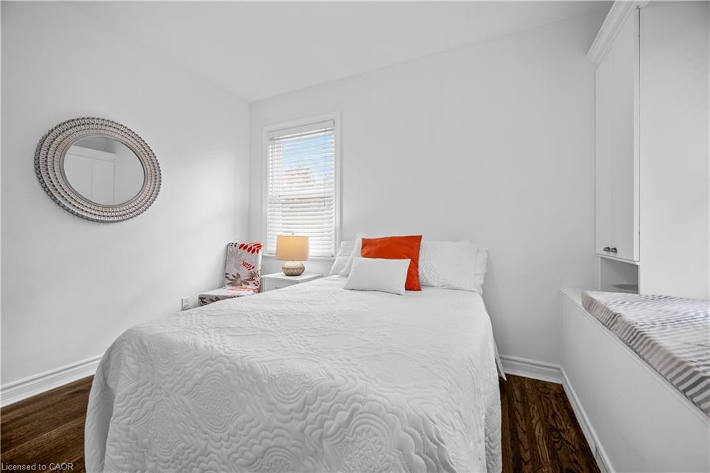 541 Courtland Avenue E, Kitchener, ON - Indoor Photo Showing Bedroom