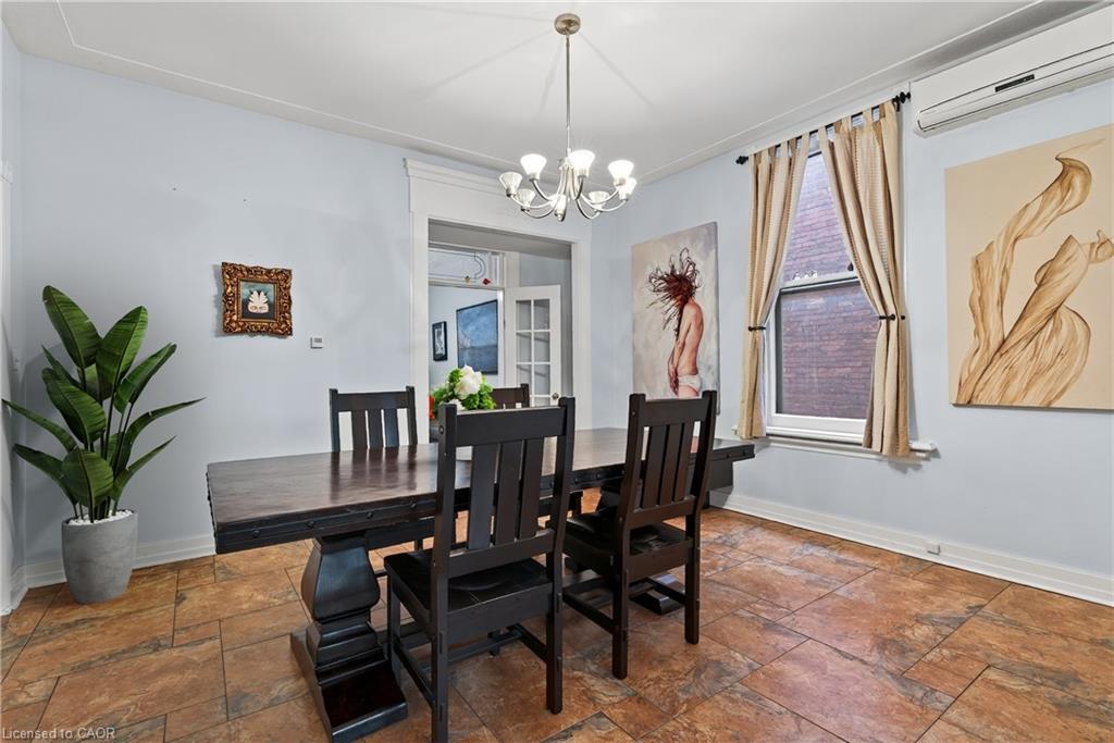 292 John Street N, Hamilton, ON - Indoor Photo Showing Dining Room