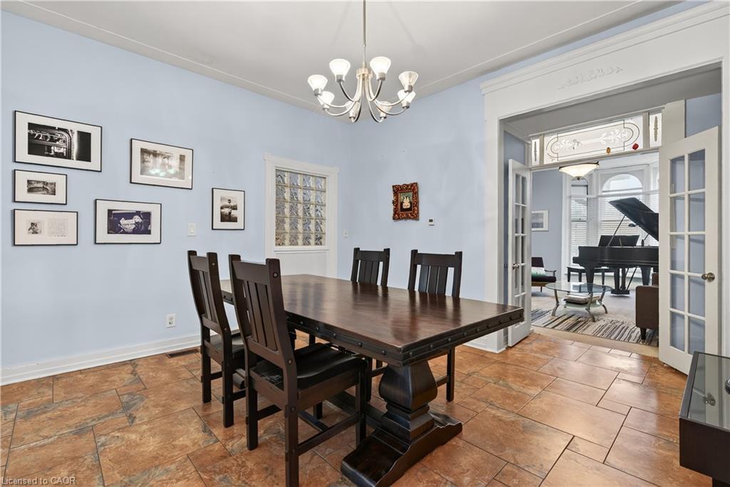 292 John Street N, Hamilton, ON - Indoor Photo Showing Dining Room