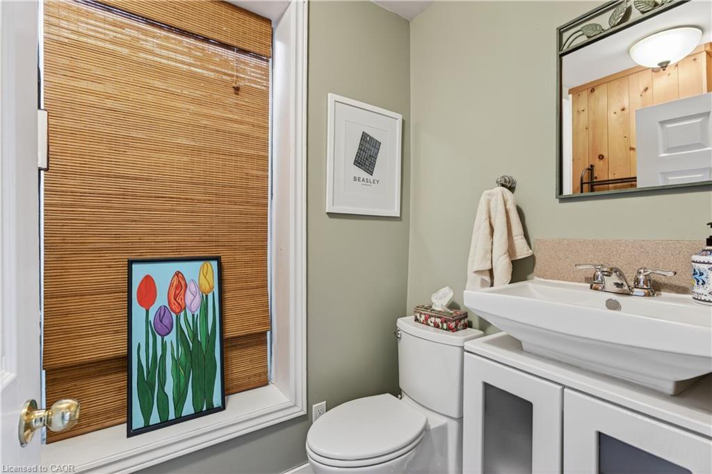 292 John Street N, Hamilton, ON - Indoor Photo Showing Bathroom