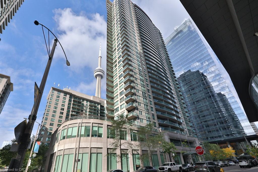708-30 Grand Trunk Crescent, Toronto, ON - Outdoor With Balcony With Facade