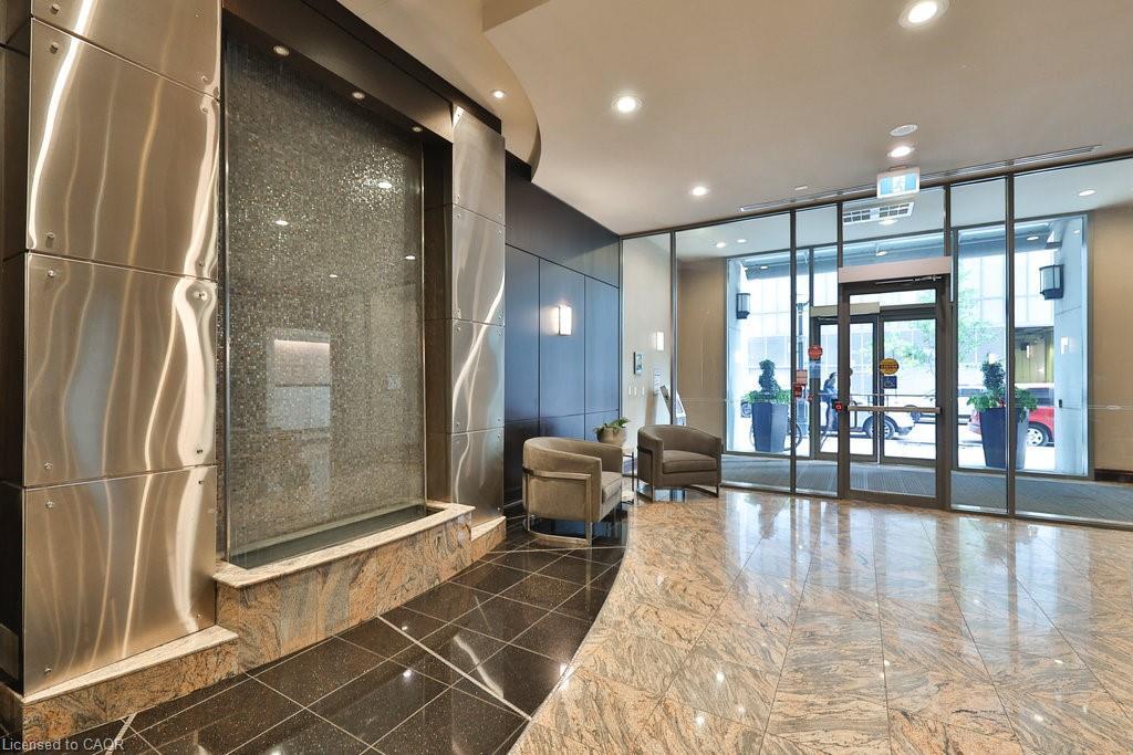 708-30 Grand Trunk Crescent, Toronto, ON - Indoor Photo Showing Other Room