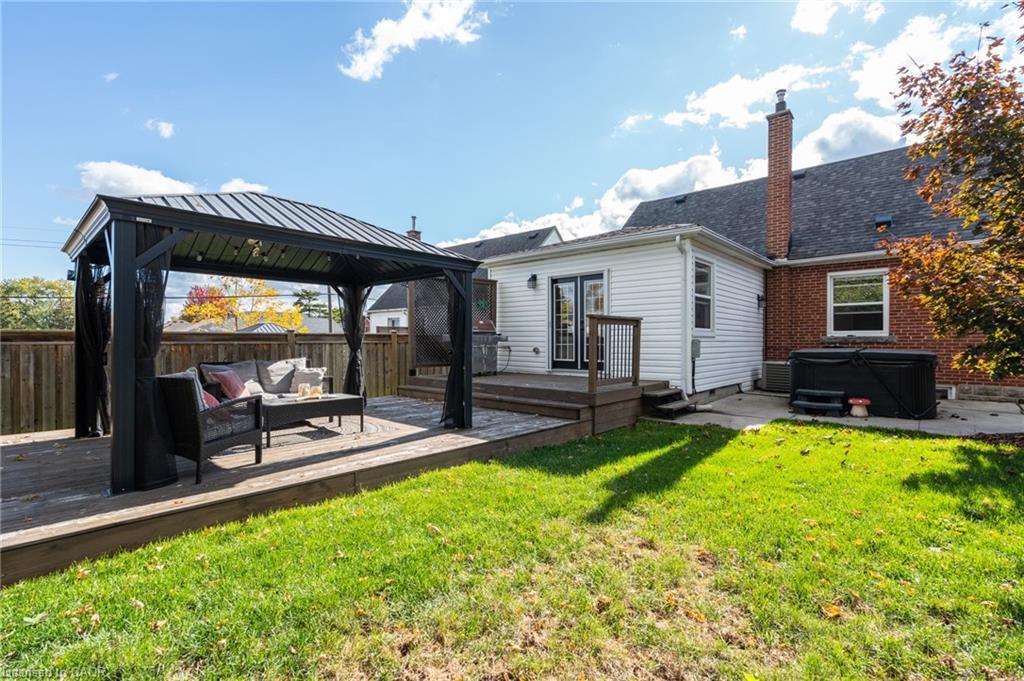 25 Montrose Avenue, Hamilton, ON - Outdoor With Deck Patio Veranda