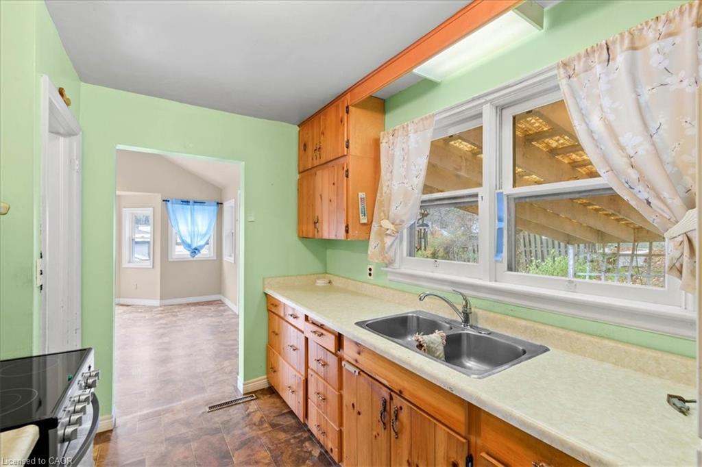 48 Cherry Street, Simcoe, ON - Indoor Photo Showing Kitchen With Double Sink